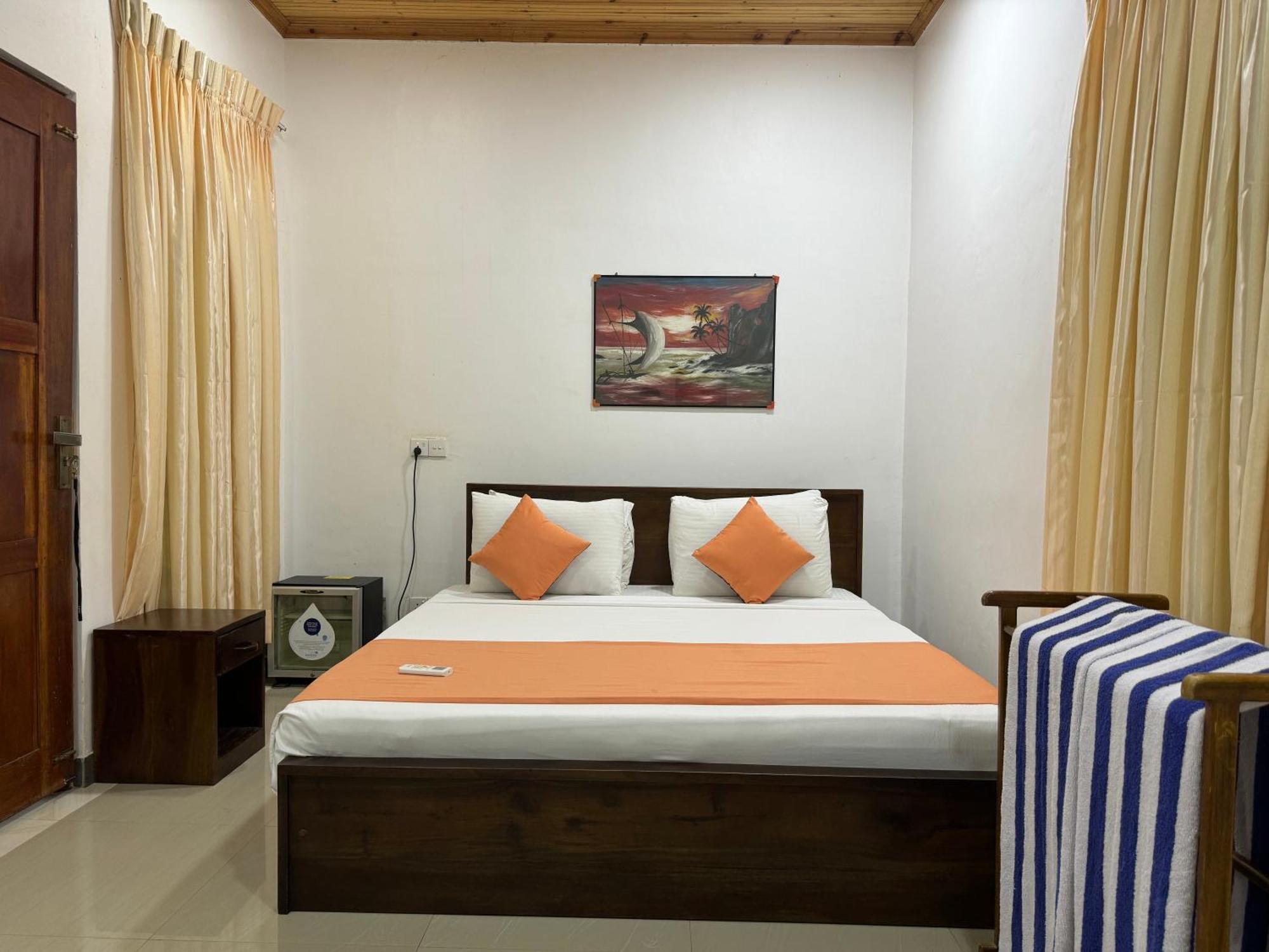 Paris Garden Resort Trincomalee Exterior photo